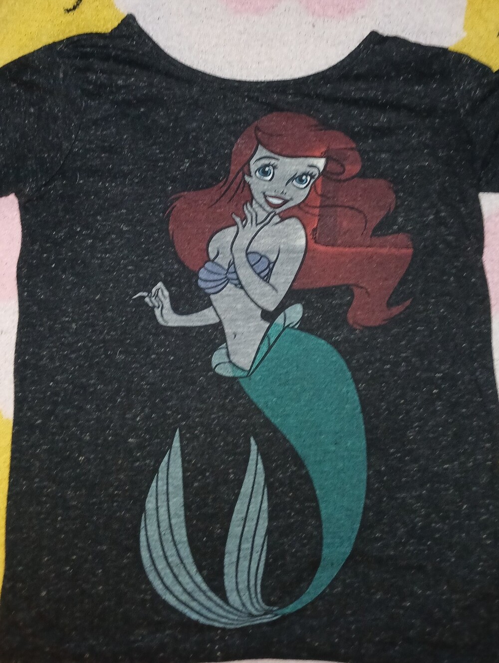 Pre-loved Girls Black Graphic Tee w/Little Mermaid Print.